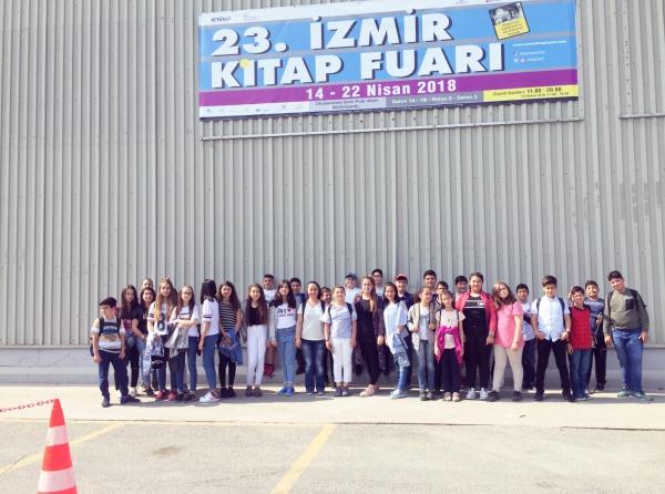 Okulumuz 6/E sınıfı Hatice ÖLMEZ ve Ebru ÖZÇELİK ile 23. İzmir Kitap Fuarına gitti.